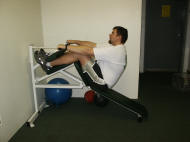 abdominal strength training : decline sit ups